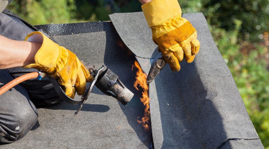 Professional gutter cleaning in Dolliver, IA